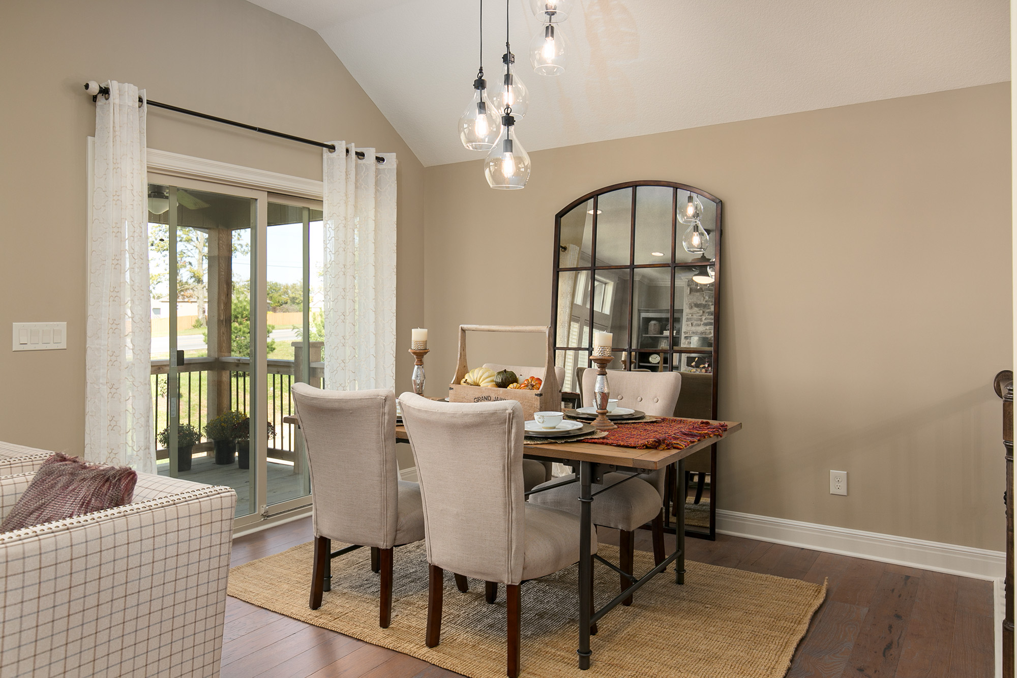 ph15_3carwsthmptn_dining